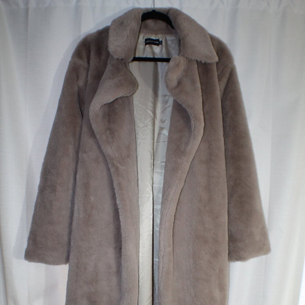 Pretty Little Thing Women's Faux Fur Maxi Coat Size 6